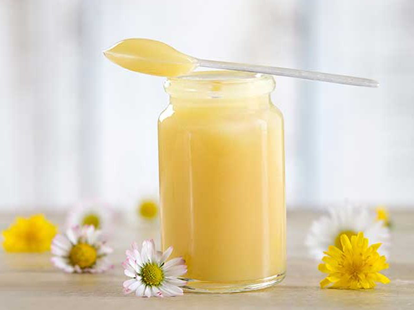 Hướng dẫn làm mặt nạ dưỡng da từ sữa ong chúa